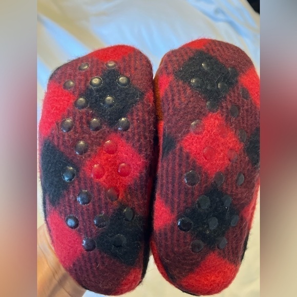 Rudolph the Red Nosed Reindeer Slippers - Picture 5 of 5